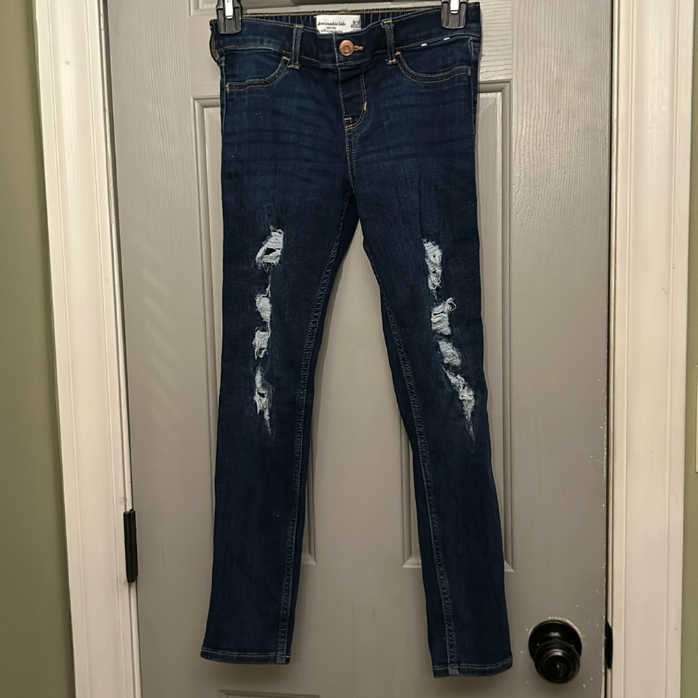 EUC size 9/10 girls Abercrombie mid rise pull on jeans